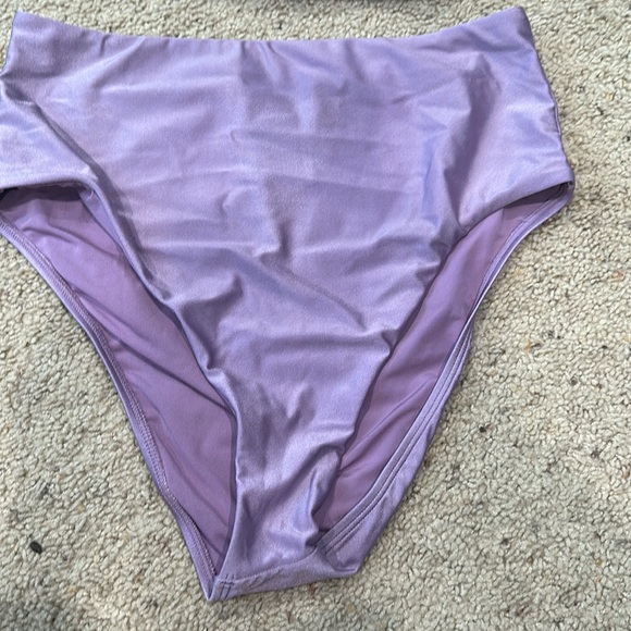 Chelsea and violent 2 piece swimsuit - Picture 2 of 5